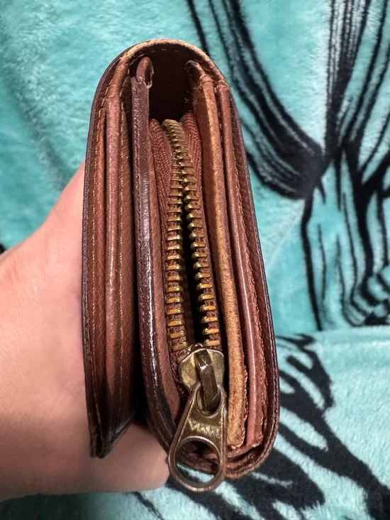 Louis Vuitton Brown Monogram Canvas Compact Wallet with Gold Snap - Picture 4 of 9